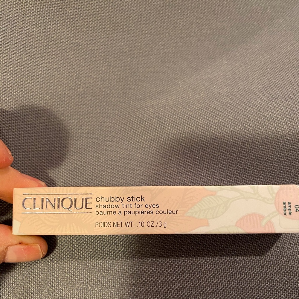 💄🎨Clinique Chubby Stick Shadow Tint 04 Ample